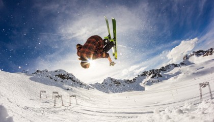 开云体育-克瓦拉茨赫利亚的独舞，当格鲁吉亚风暴席卷阿根廷与瑞典的战场