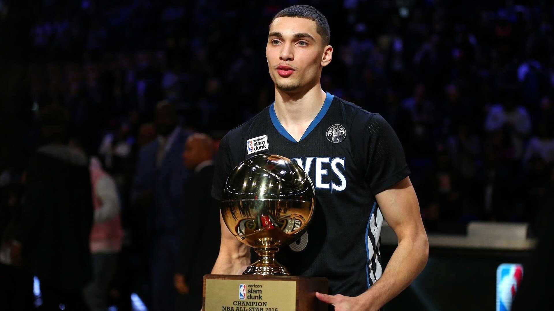 山西队正面击溃深圳队,贝恩成为关键先生